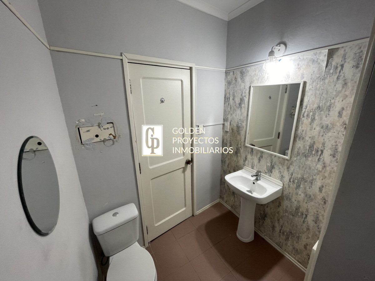 Casa ID.702/Casa- -apartamento-en-venta,4-dormitorios-y-garage,Buceo. - Casa + apartamento en venta,4 dormitorios y garage,Buceo.