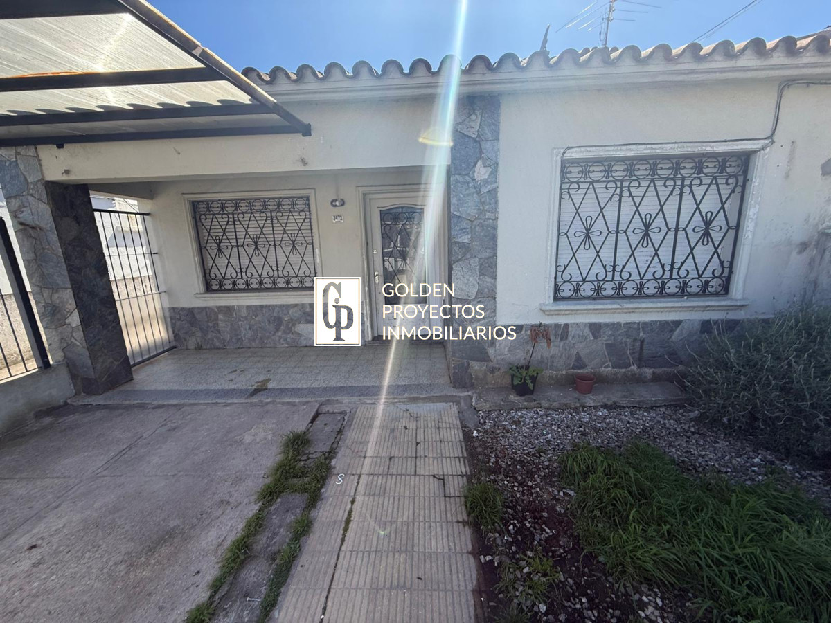 Casa ID.610/Casa-en-alquiler-2-dormitorios-y-cochera,Maroñas - Casa en alquiler 2 dormitorios y cochera,Maroñas