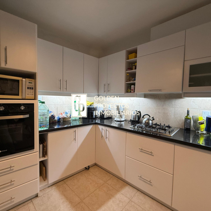 Casa ID.18 - Casa en  Venta Malvin 3 dorm 2 baños y Cochera