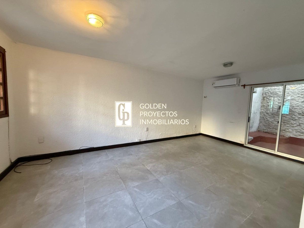 Casa ID.576/Casa-En-Venta-De-2-Dormitorios-En-La-Blanqueada - Casa En Venta De 2 Dormitorios En La Blanqueada