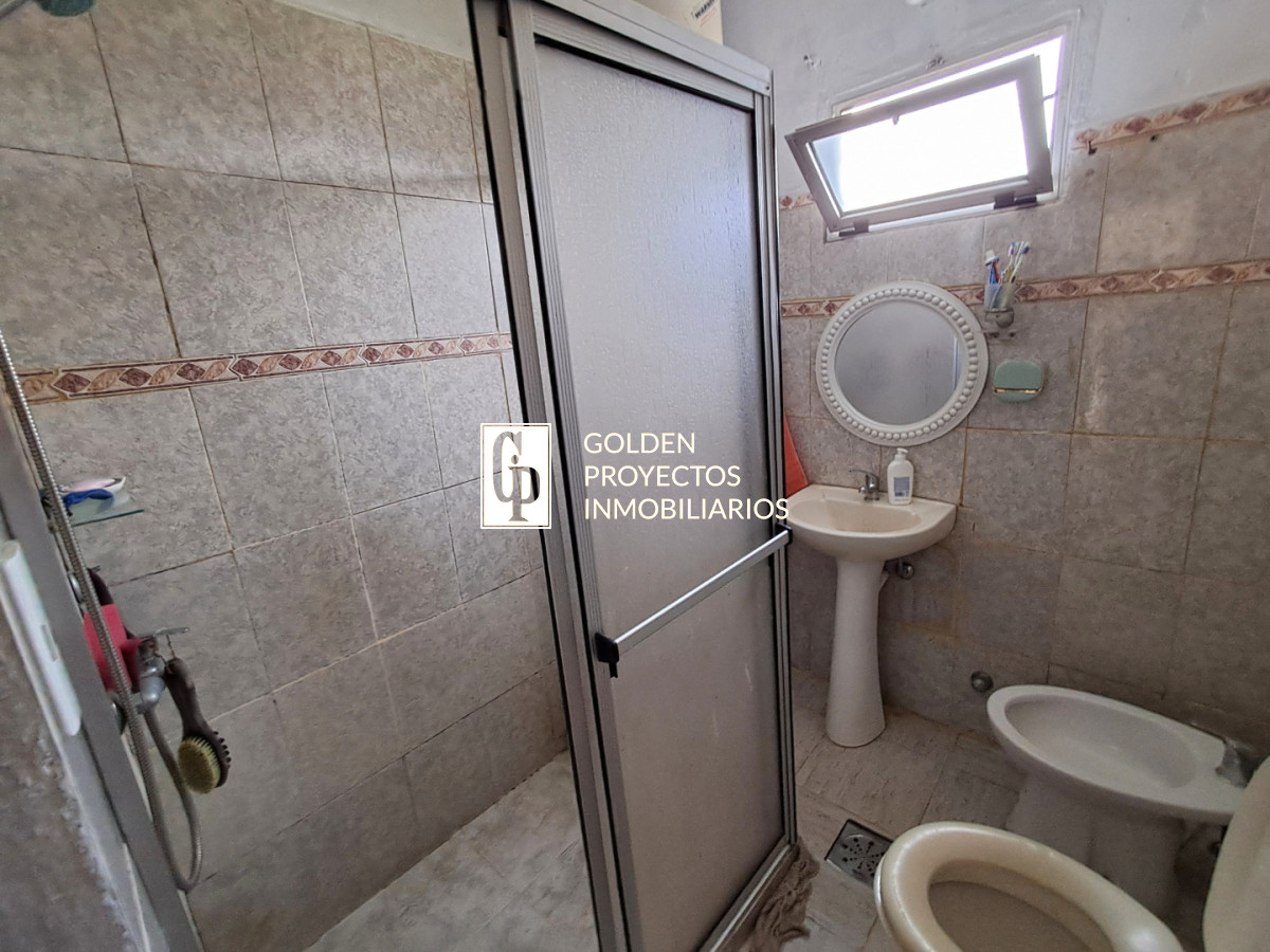 Casa ID.820/Casa-en-Venta-Dos-Dormitorios-con-Terreno-y-Cochera-en-Villa-García - Casa en Venta Dos Dormitorios con Terreno y Cochera en Villa García