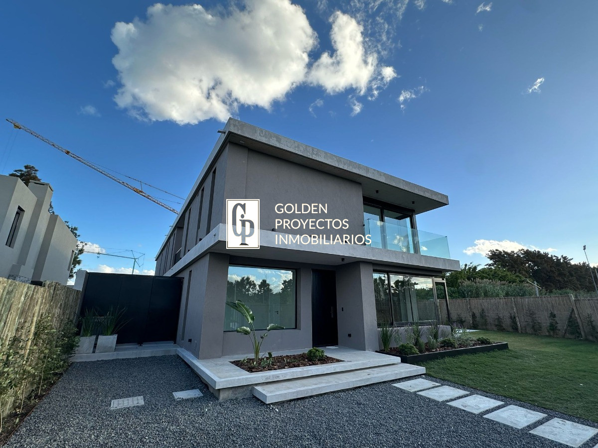 Casa ID.507 - Casa en Alquiler de 3 dormitorios Barrio Privado