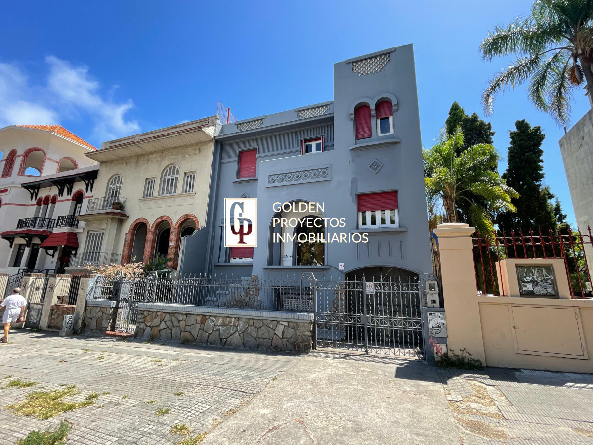 Casa ID.269/Casona-en-Venta-Bv.-Artigas-y-Charrua-828m2- - Casona en Venta Bv. Artigas y Charrua 828m2 