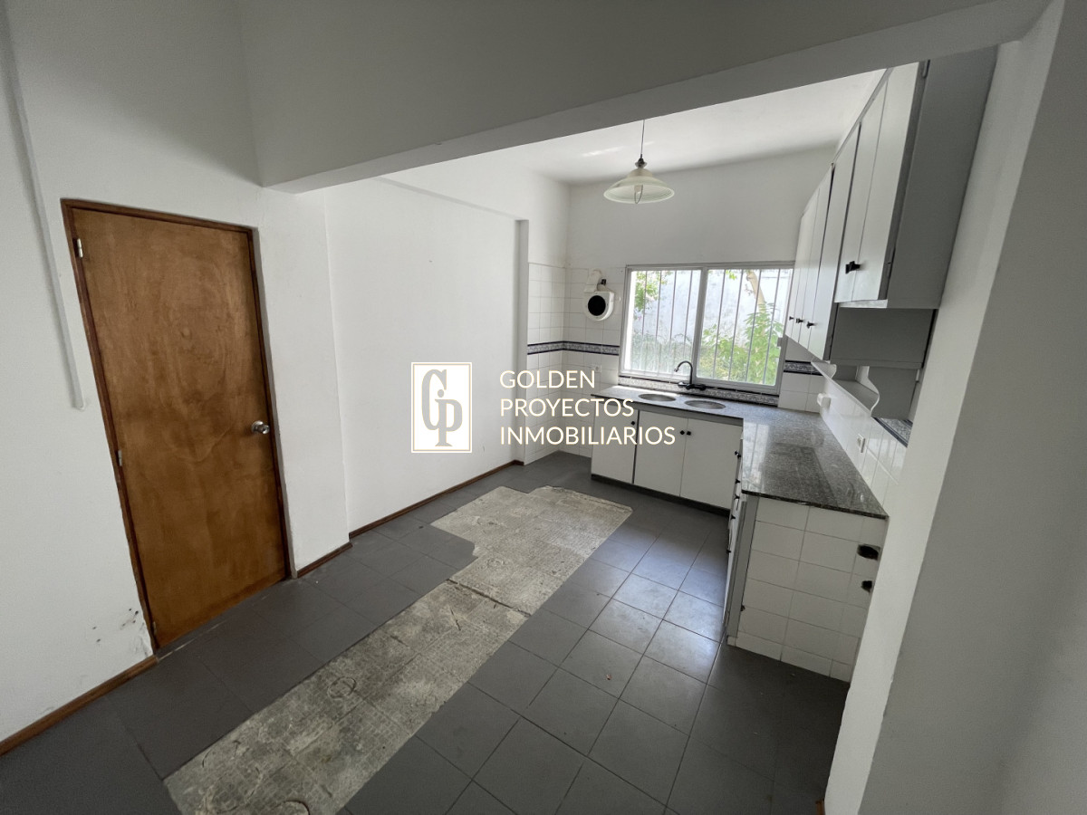 Casa ID.702/Casa- -apartamento-en-venta,4-dormitorios-y-garage,Buceo. - Casa + apartamento en venta,4 dormitorios y garage,Buceo.