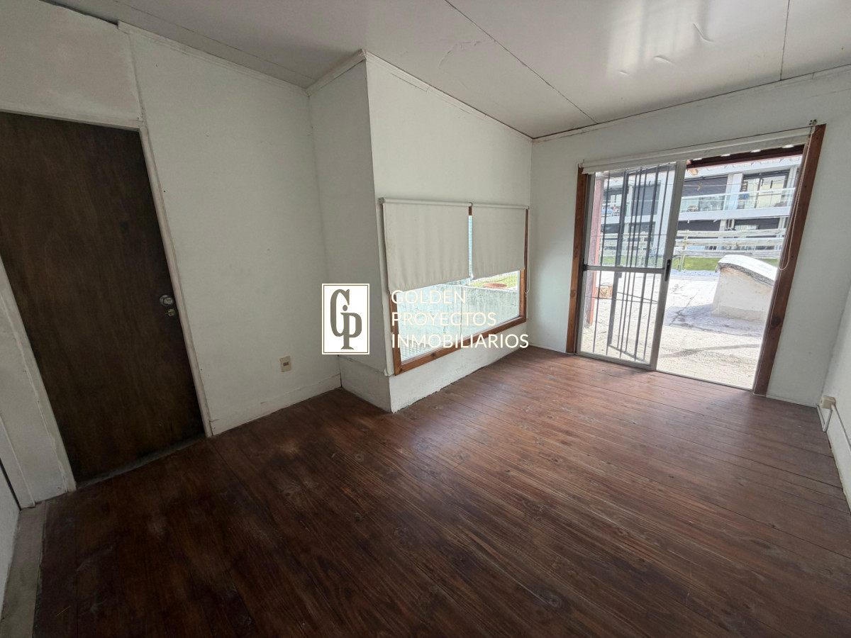 Casa ID.635/Casa-En-Venta-De-4-Dormitorios-En-Tres-Cruces - Casa En Venta De 4 Dormitorios En Tres Cruces