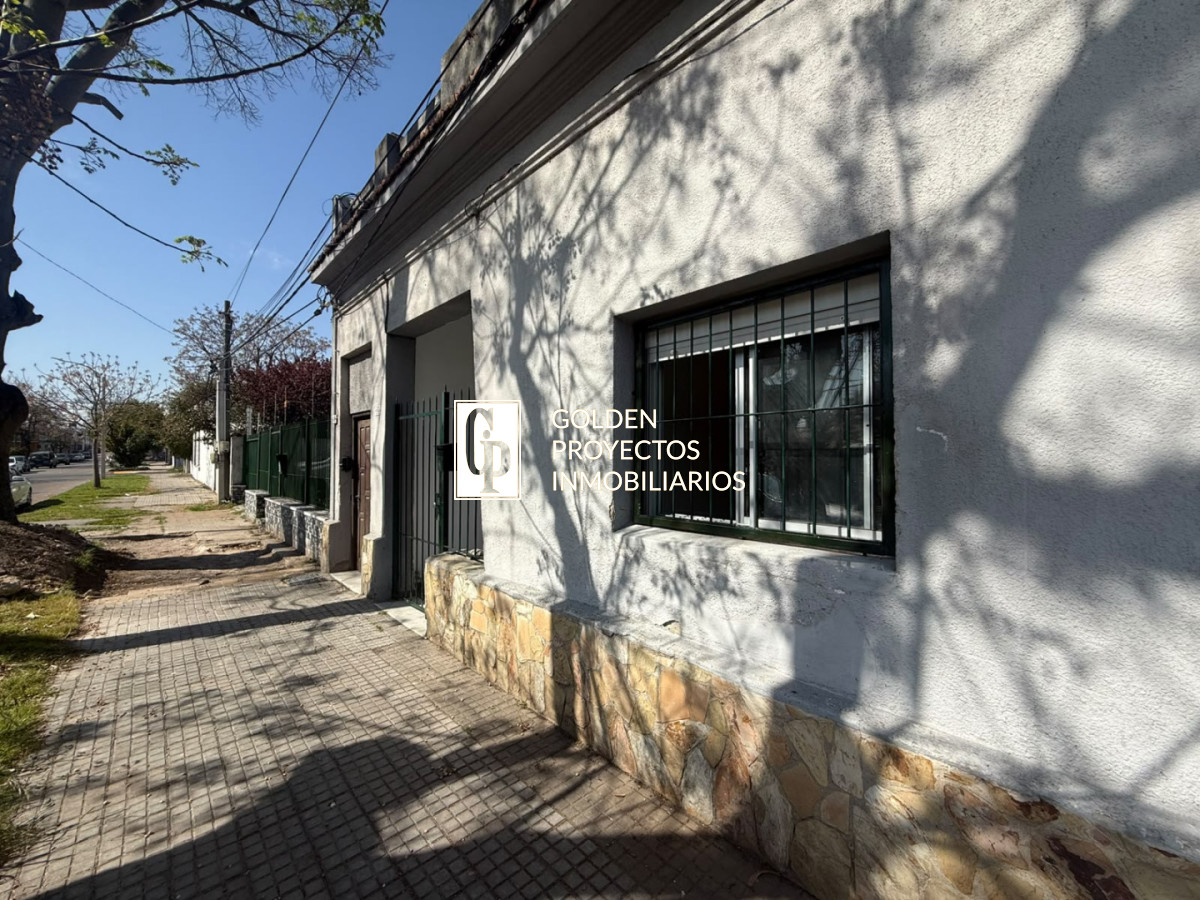 Casa ID.895 - Casa en Alquiler 2 dormitorios y Patio La Blanqueada 