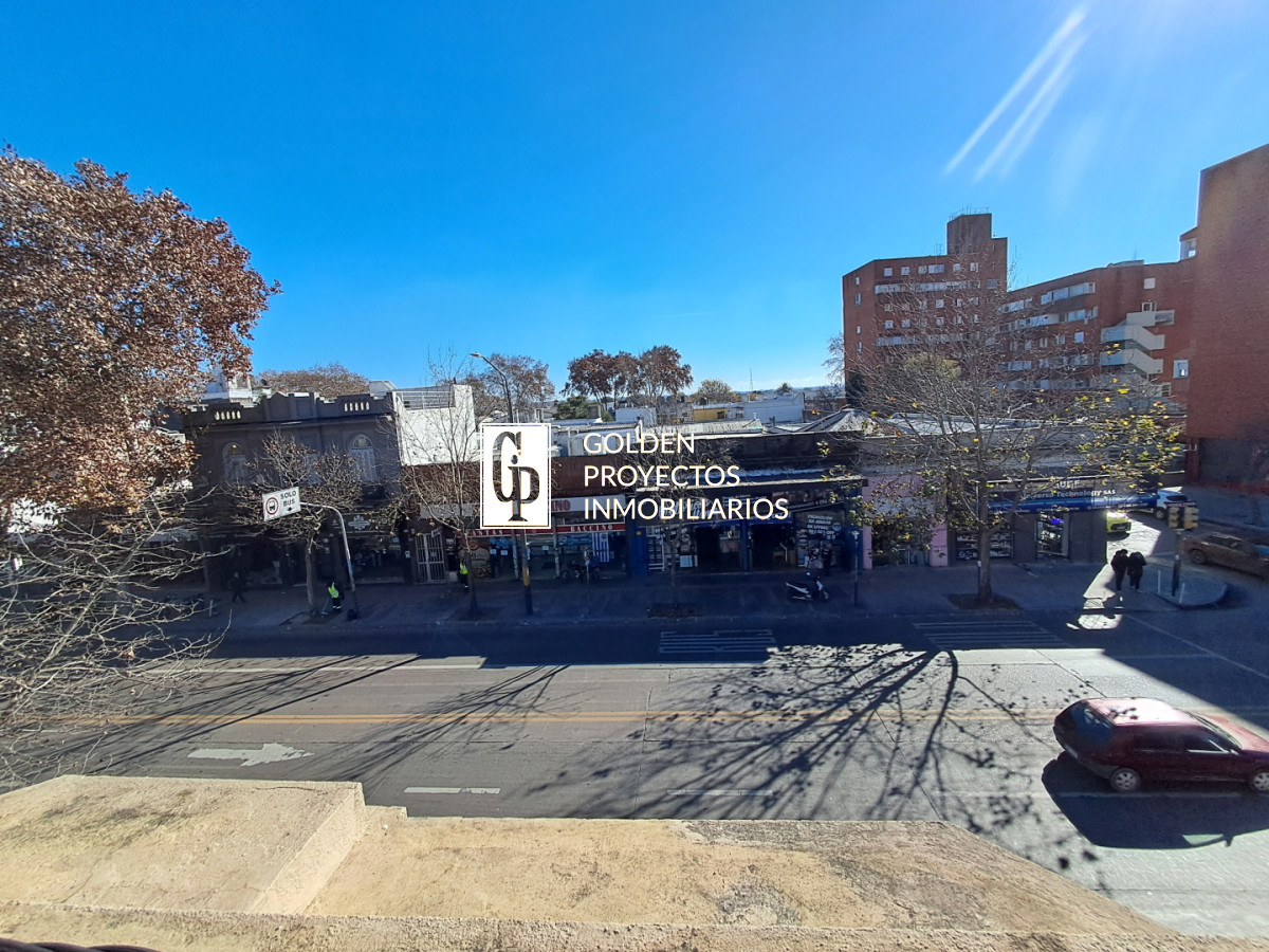 Casa ID.826/ - Casa en Venta Cuatro Dormitorios Balcón y Terraza en Unión