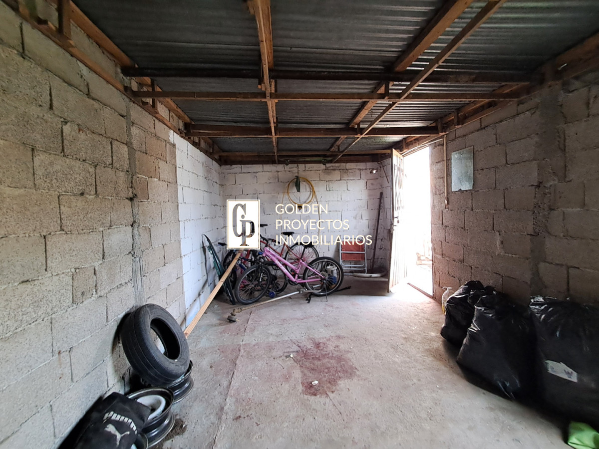 Casa ID.820/Casa-en-Venta-Dos-Dormitorios-con-Terreno-y-Cochera-en-Villa-García - Casa en Venta Dos Dormitorios con Terreno y Cochera en Villa García