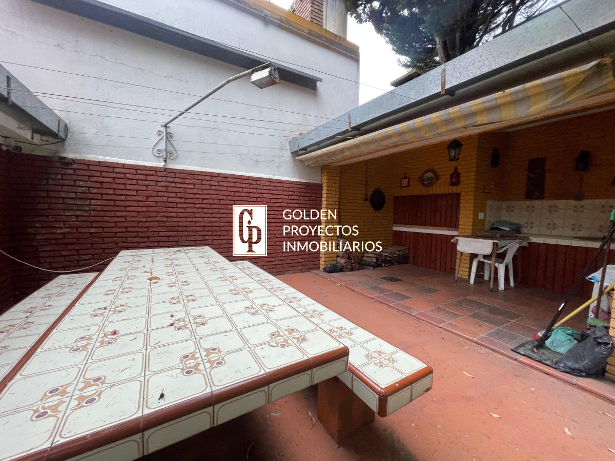 Casa ID.548/Casa-en--Venta--4-dormitorios-,-en-Atlántida- - Casa en  Venta  4 dormitorios , en Atlántida 