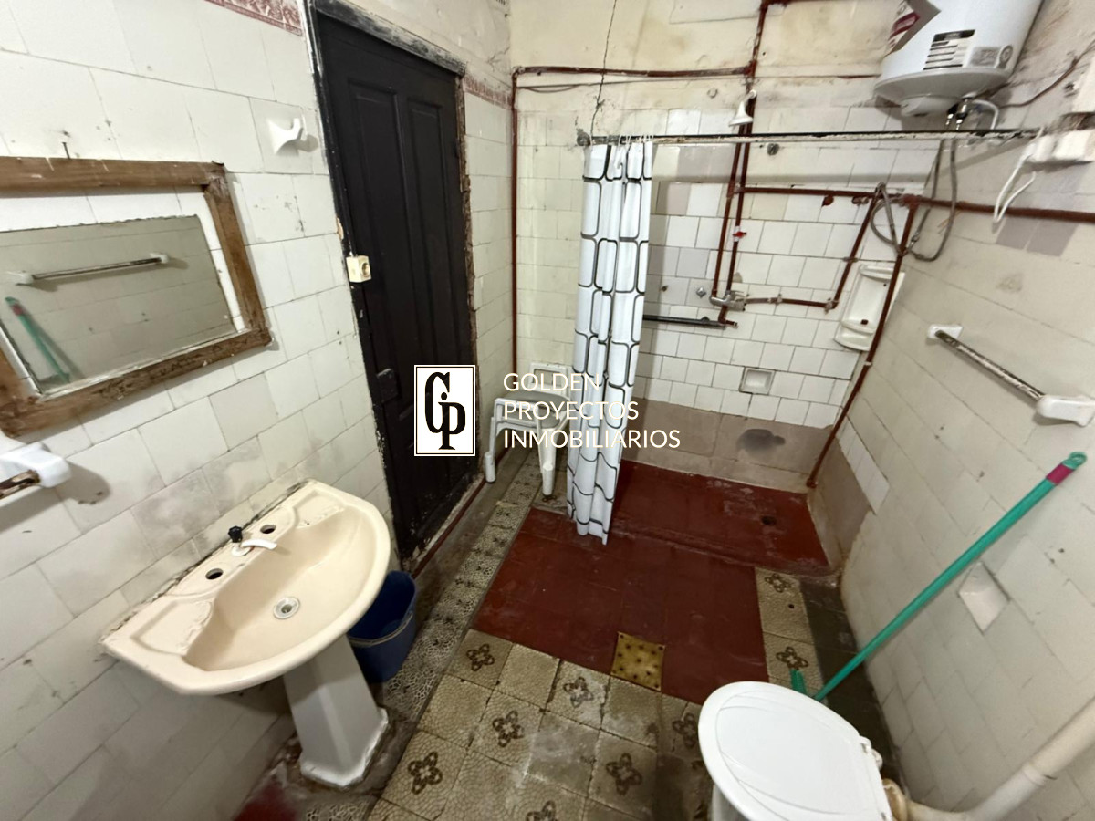 Casa ID.777/ - Casa en Venta 8 dormitorios Padrón Único en Cordón 