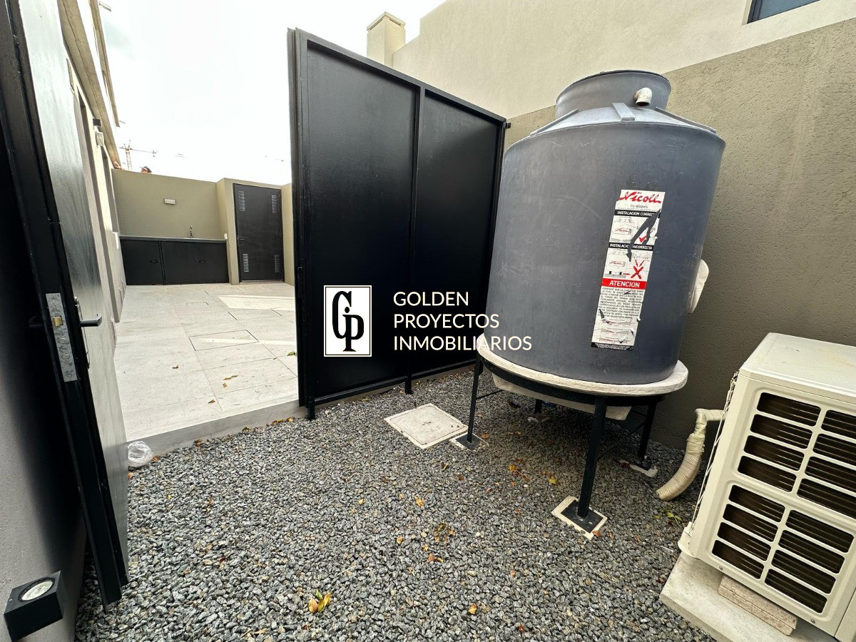 Casa ID.638/Casa-En-Venta-De-3-Dormitorios-En-Barrio-Parques-II - Casa En Venta De 3 Dormitorios En Barrio Parques II