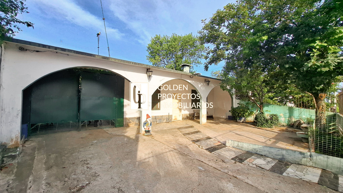 Casa ID.677 - Casa En Venta 2 Dormitorios con Monoambiente Y Taller en Santa Catalina