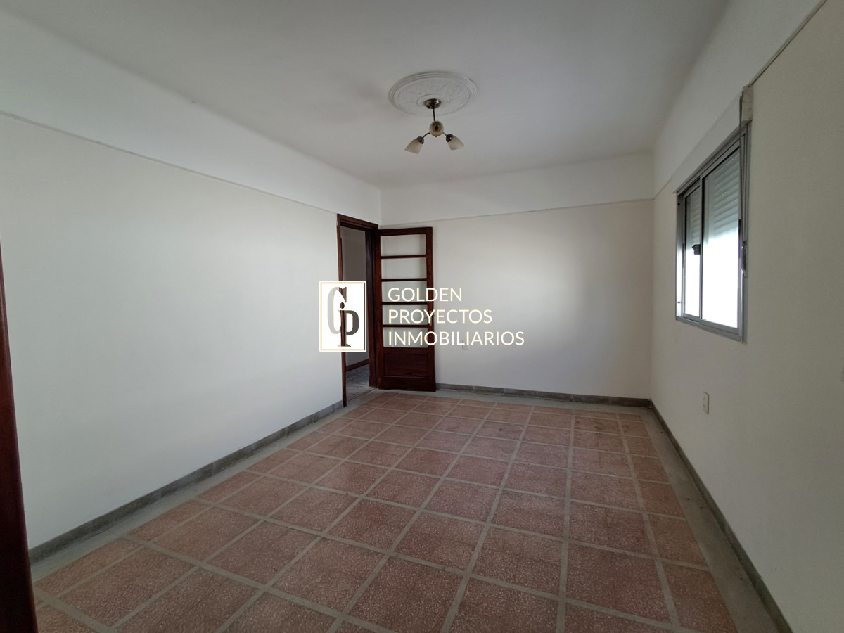 Casa ID.826/ - Casa en Venta Cuatro Dormitorios Balcón y Terraza en Unión