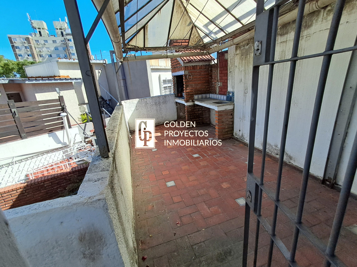 Casa ID.873/ - Casa en Venta Tres Dormitorios y Terraza con Parrillero en Brazo Oriental