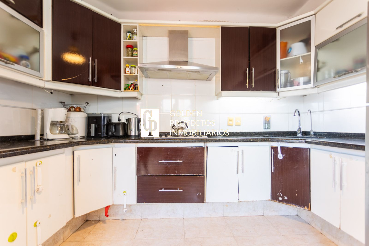 Casa ID.18 - Casa en  Venta Malvin 3 dorm 2 baños y Cochera