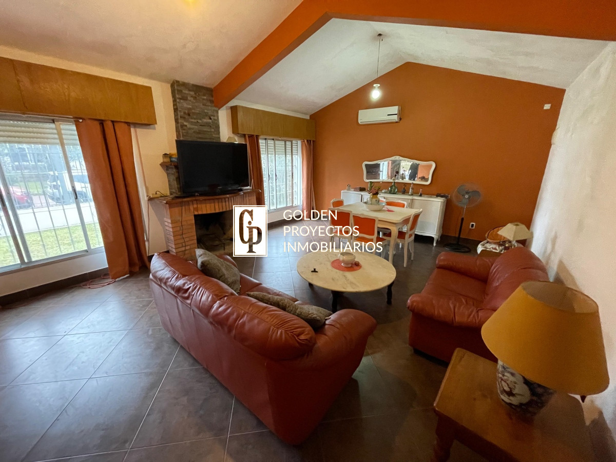 Casa ID.214/Casa-en-Venta-3-Dormitorios-en-Atlántida- - Casa en Venta 3 Dormitorios en Atlántida 