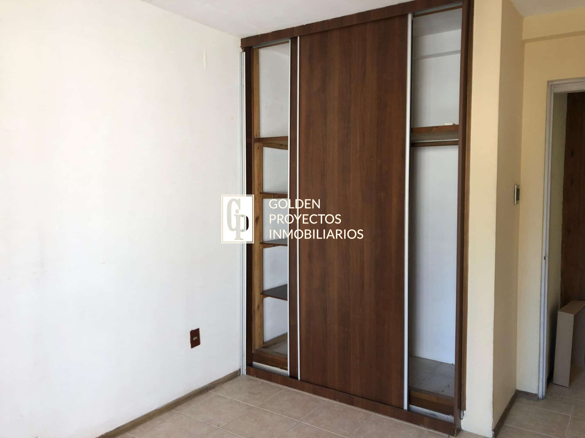 Casa ID.606/Casa-En-Alquiler-3-Dormitorios-En-Tres-Cruces - Casa En Alquiler 3 Dormitorios En Tres Cruces