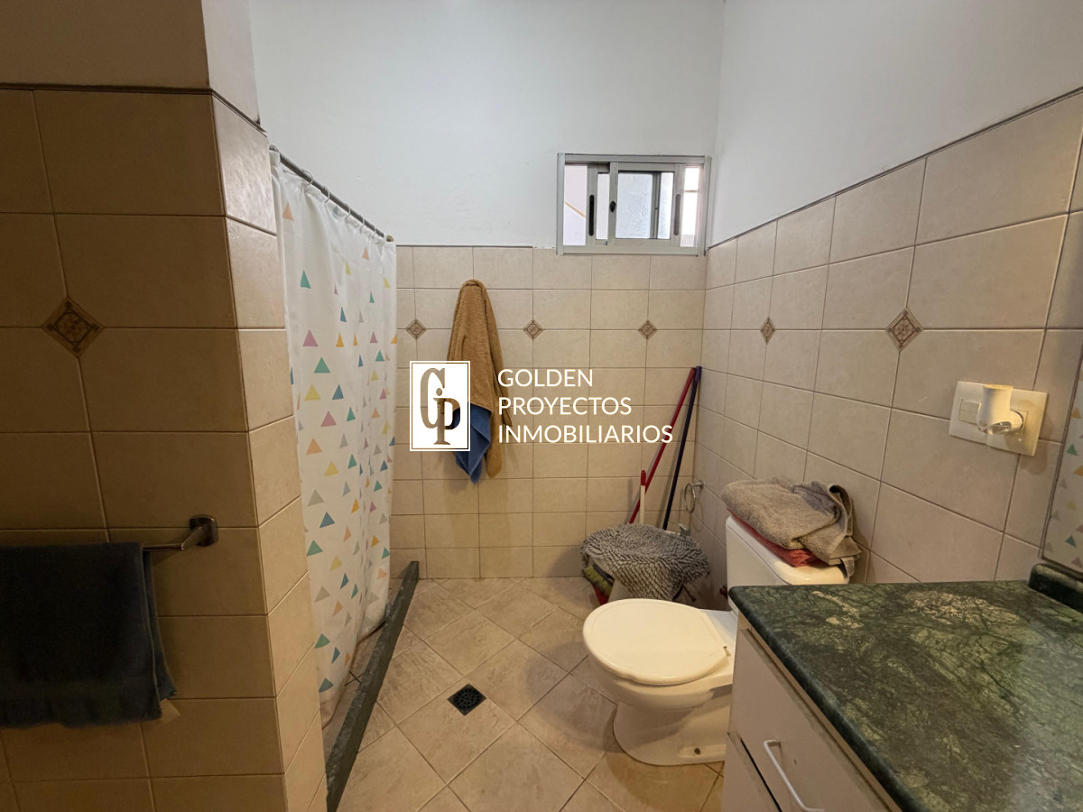 Casa ID.855/Padron-único-en-Venta-3-Casas-en-Buceo - Padron único en Venta 3 Casas en Buceo