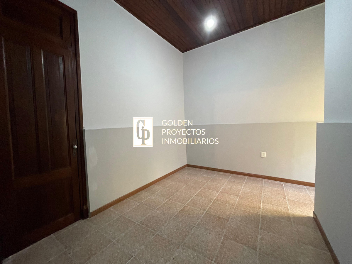 Casa ID.300/Casa-en-Venta-2-dormitorios-y-Patio-en-Atahualpa-con-Renta - Casa en Venta 2 dormitorios y Patio en Atahualpa con Renta