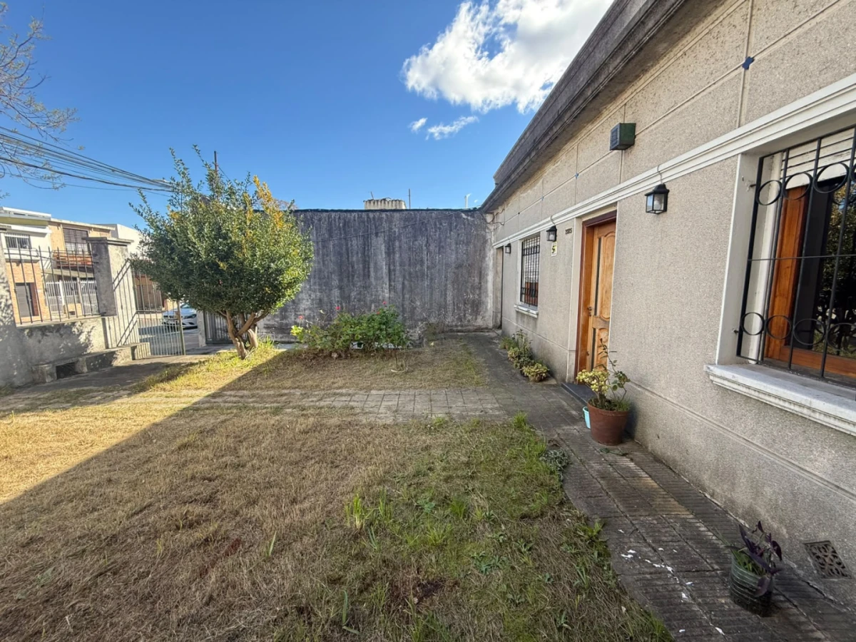 Casa en Venta 4 dormitorios y Fondo La Blanqueada  - Ref. 865