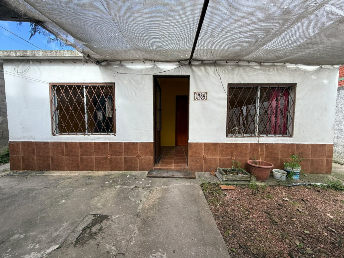 Casa en Alquiler 2 dormitorios en ColÃ³n 