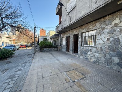 Casa en Alquiler 1 Dormitorio , La Blanqueada 