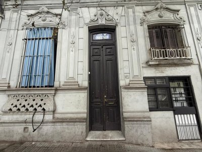 Casa en Venta 8 dormitorios Padrón Único en Cordón 