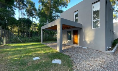 Casa en Venta 3 dormitorios 3 baños Pinares Punta del Este