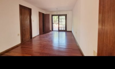 Casa En Venta de 3 Dormitorios En Carrasco