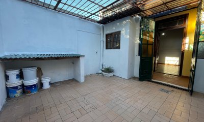 Casa en Venta 2 dormitorios y Patio en Atahualpa con Renta