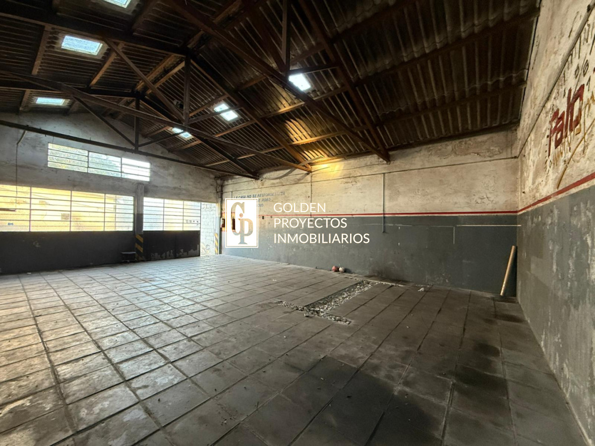 Galpón ID.674 - Alquiler de Casa más Galpón y Apto , Malvin Norte.