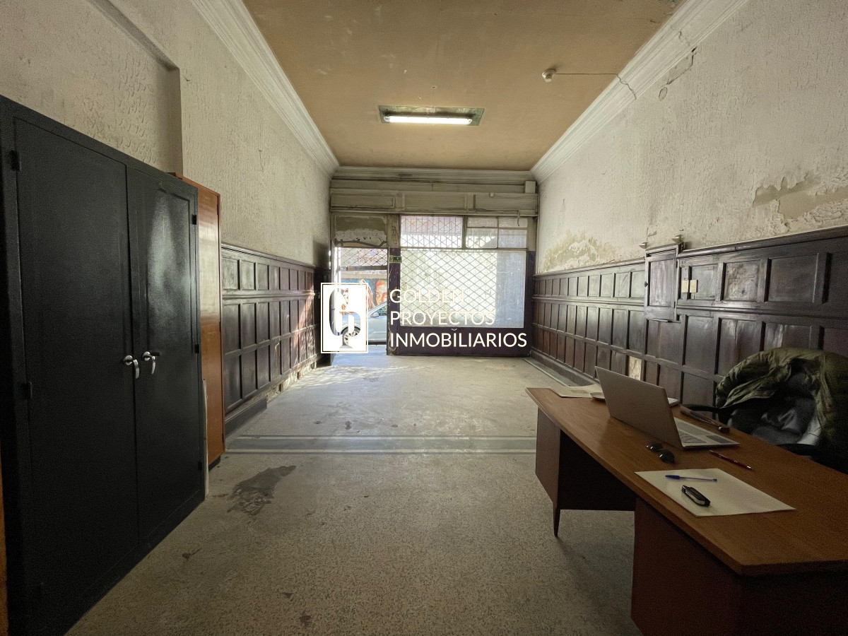 Local Comercial ID.186/Local-comercial-110m2-en-Venta-con-sótano-en-25-de-Mayo-y-Solis.- - Local comercial 110m2 en Venta con sótano en 25 de Mayo y Solis. 