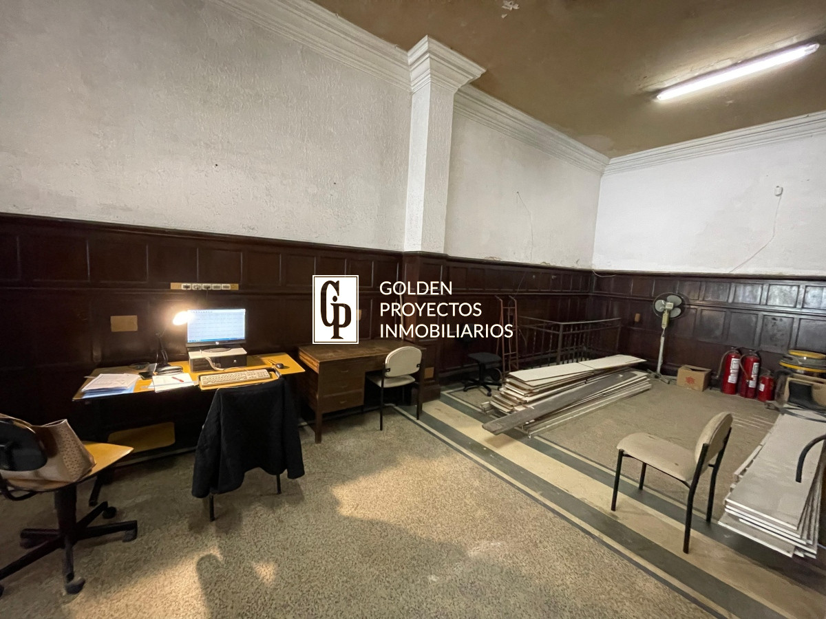 Local Comercial ID.186/Local-comercial-110m2-en-Venta-con-sótano-en-25-de-Mayo-y-Solis.- - Local comercial 110m2 en Venta con sótano en 25 de Mayo y Solis. 