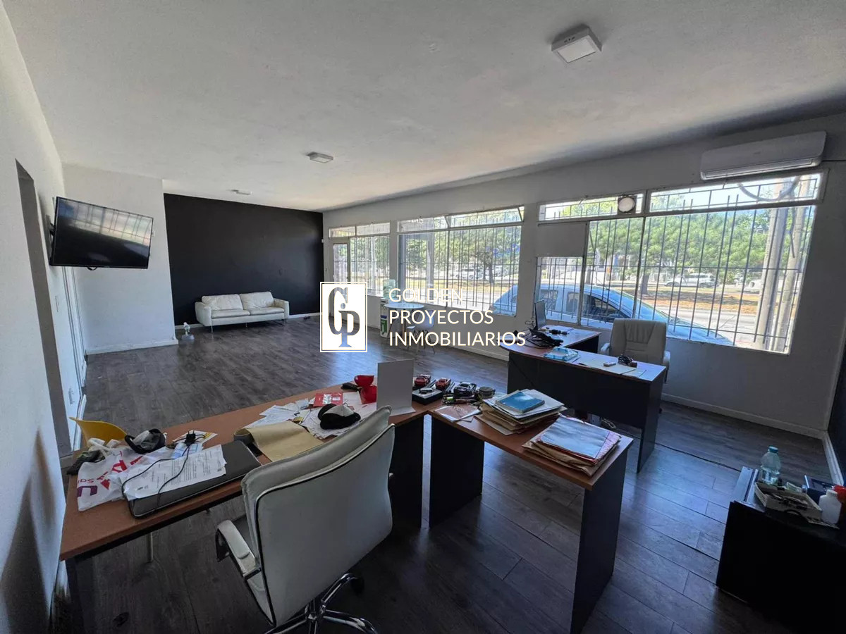 Local Comercial ID.448 - Alquiler Local en Malvin , sobre Av.Italia 