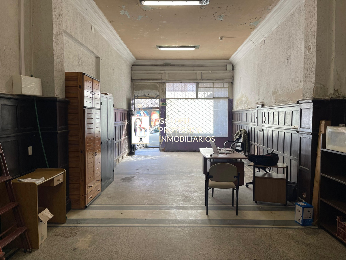 Local Comercial ID.186/Local-comercial-110m2-en-Venta-con-sótano-en-25-de-Mayo-y-Solis.- - Local comercial 110m2 en Venta con sótano en 25 de Mayo y Solis. 