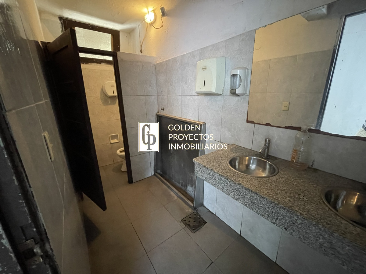 Local Comercial ID.239 - Local Comercial en Alquiler 220m2 La Blanqueada