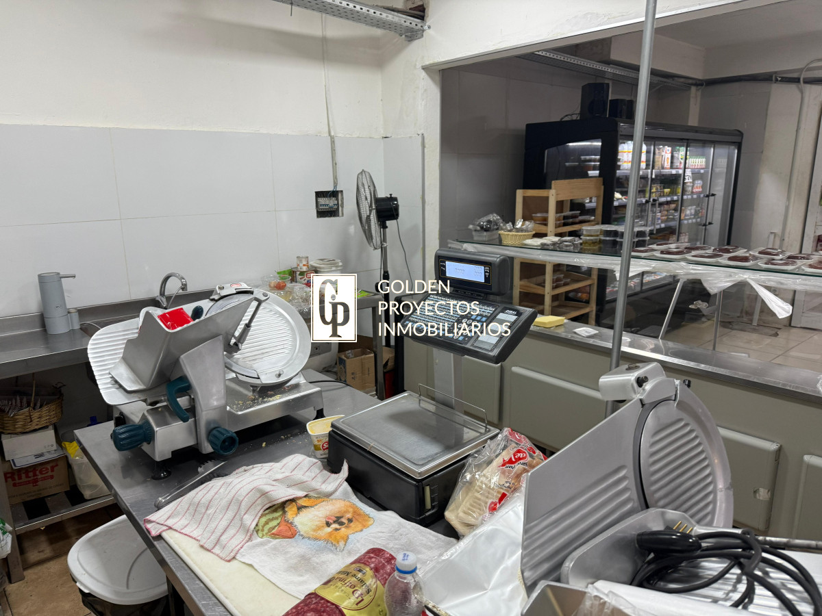 Local Comercial ID.523/Venta-Llave-de-Autoservicio-sobre-Avenida-Principal-en-La-Comercial - Venta Llave de Autoservicio sobre Avenida Principal en La Comercial