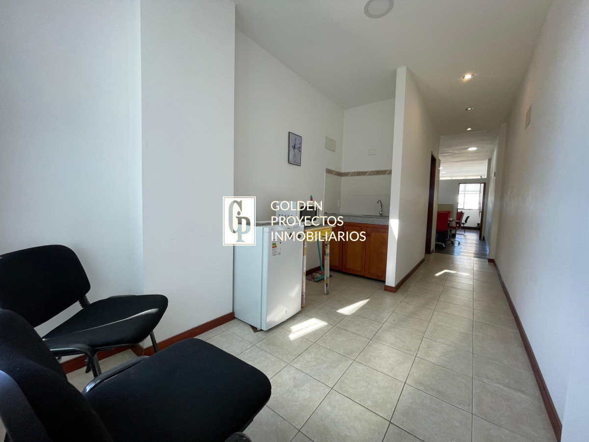Oficina ID.324 - Oficina en alquiler,Ciudad Vieja.