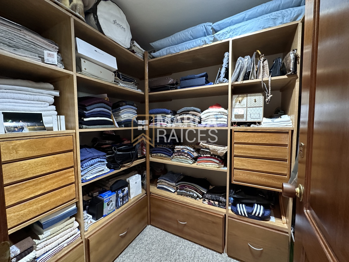 Apartamento ID.888 - Venta Espectacular Apartamento Sobre Rambla 4 Dormitorios Garage Doble Punta Carretas Montevideo