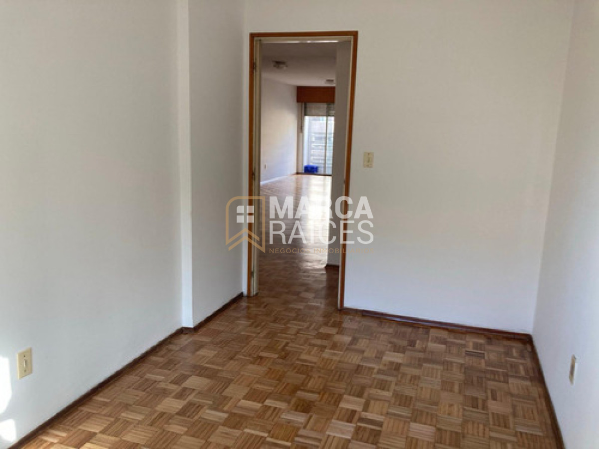 Apartamento ID.1839 - Alquiler Apartamento 2 Dormitorios. Centro, Montevideo