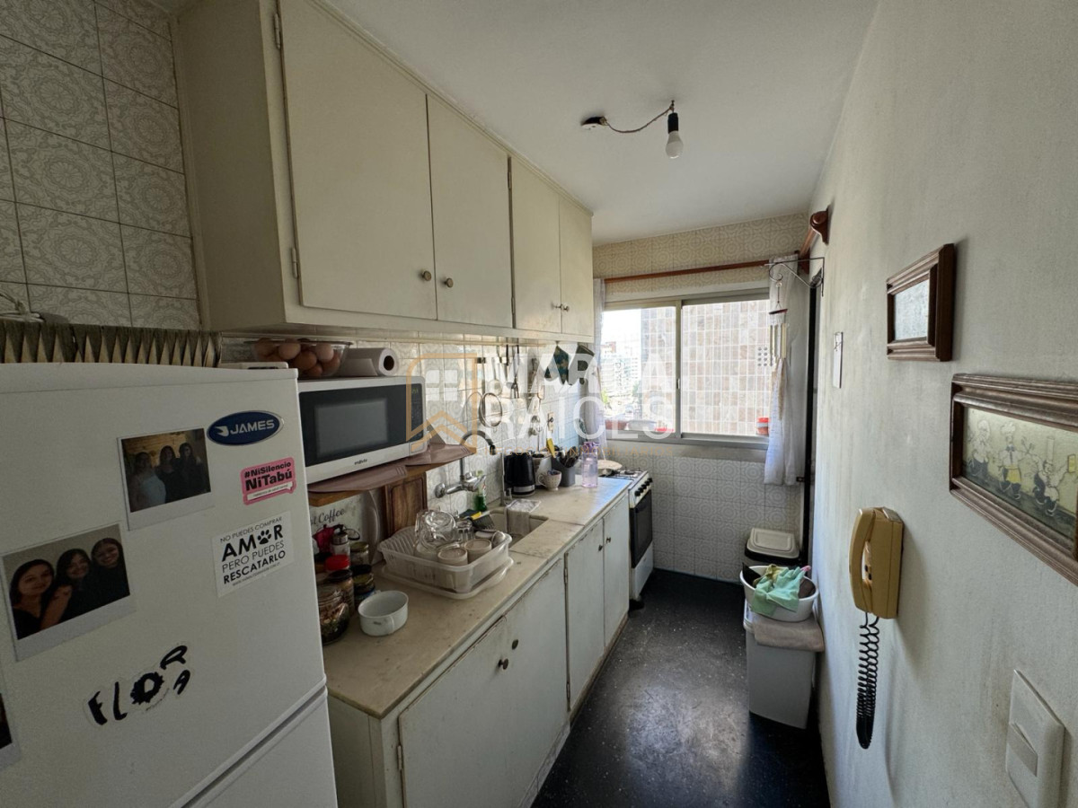 Apartamento ID.2043 - Alquiler Apartamento 4 Dormitorios, 2 Baños con Garage. Ciudad Vieja, Montevideo
