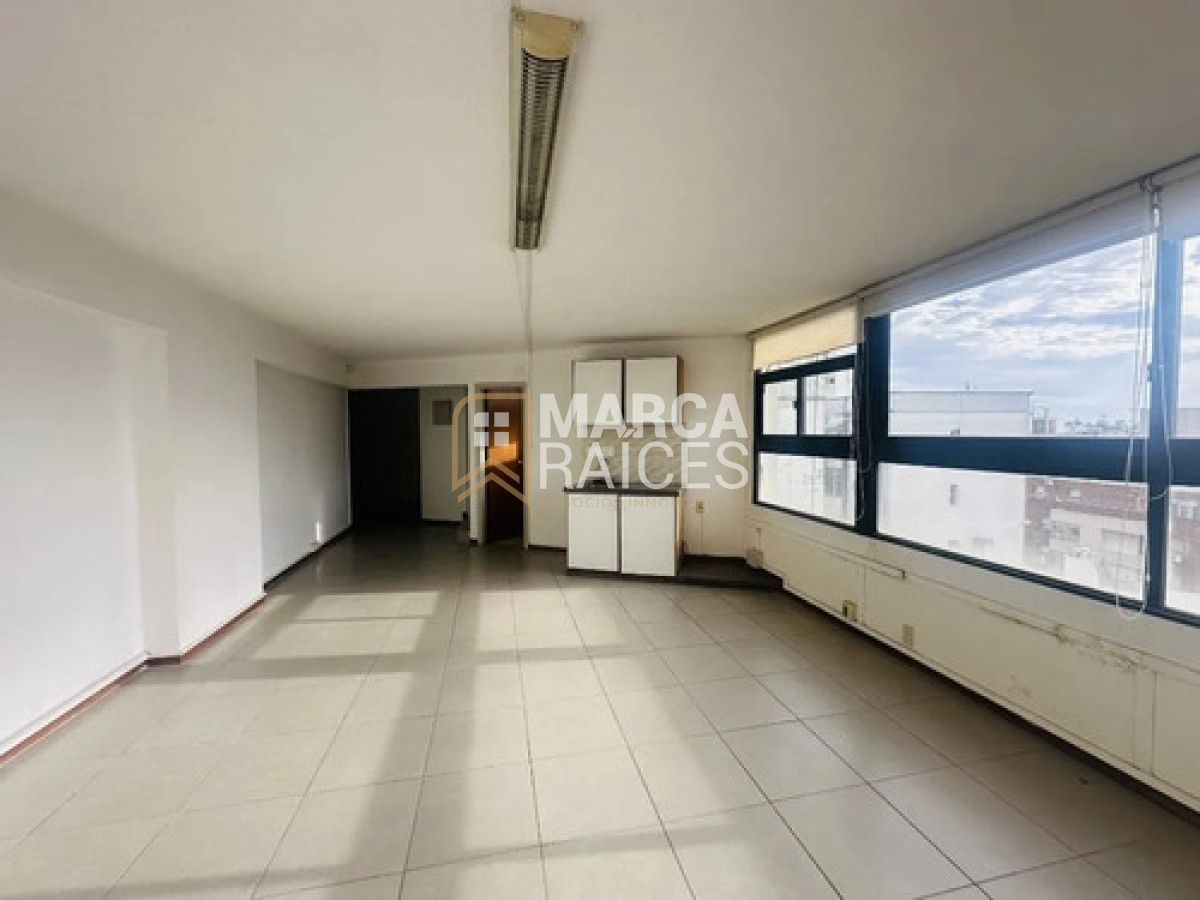 Apartamento ID.1880 - Alquiler Apartamento 1 Dormitorio, 2 Baños. Tres Cruces, Montevideo