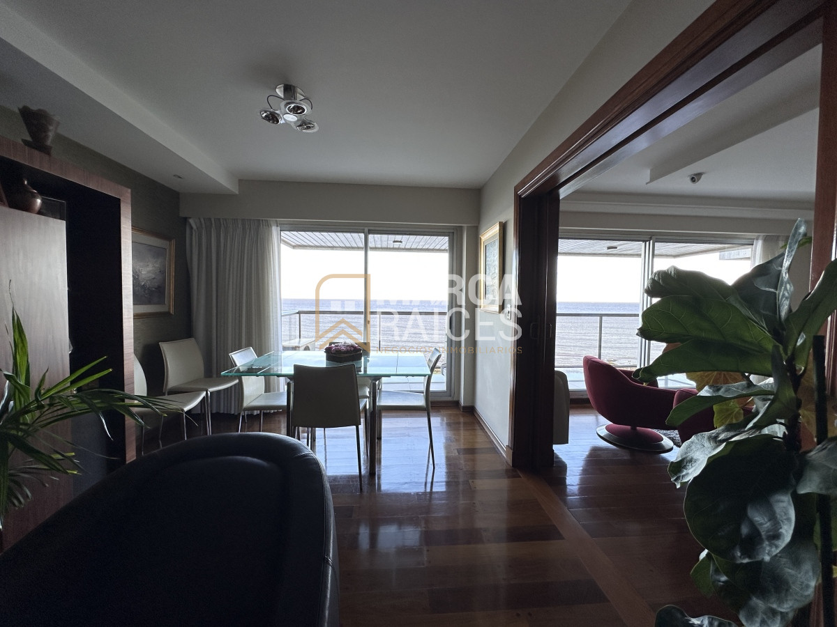 Apartamento ID.888 - Venta Espectacular Apartamento Sobre Rambla 4 Dormitorios Garage Doble Punta Carretas Montevideo