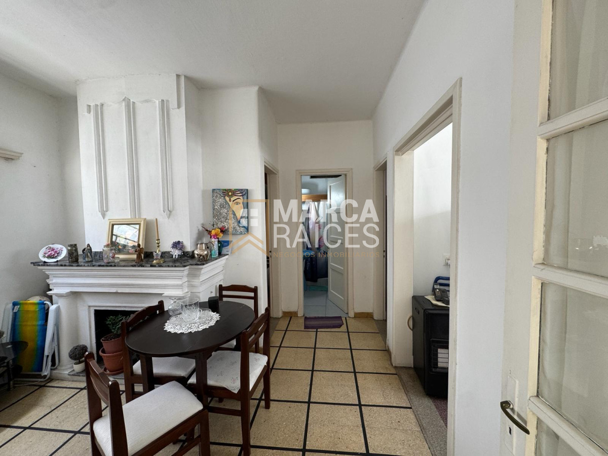 Apartamento ID.1731 - Venta Apartamento 2 Dormitorios 1 Baño Con Renta Primer Piso por Escalera Pocitos Montevideo