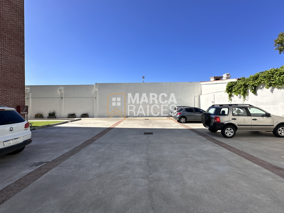 Apartamento ID.699 - Alquiler Apartamento 2 Dormitorios Balcon Cochera Complejo Cerrado Prado Montevideo