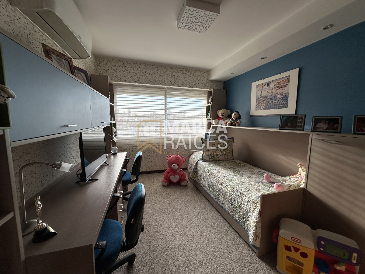 Apartamento ID.888 - Venta Espectacular Apartamento Sobre Rambla 4 Dormitorios Garage Doble Punta Carretas Montevideo