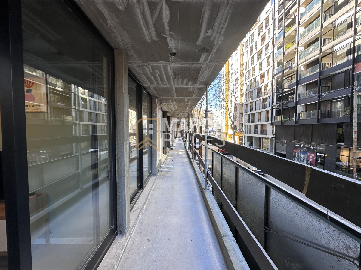 Apartamento ID.1016 - Venta Apartamento 1 Dormitorio en construcción con balcon y patio Centro Sur Montevideo