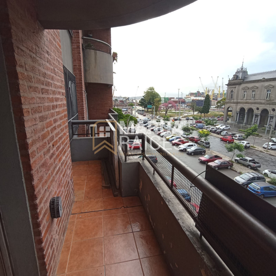 Apartamento ID.1385 - Alquiler Apartamento 2 Dormitorios Balcon al Frente Centro Montevideo