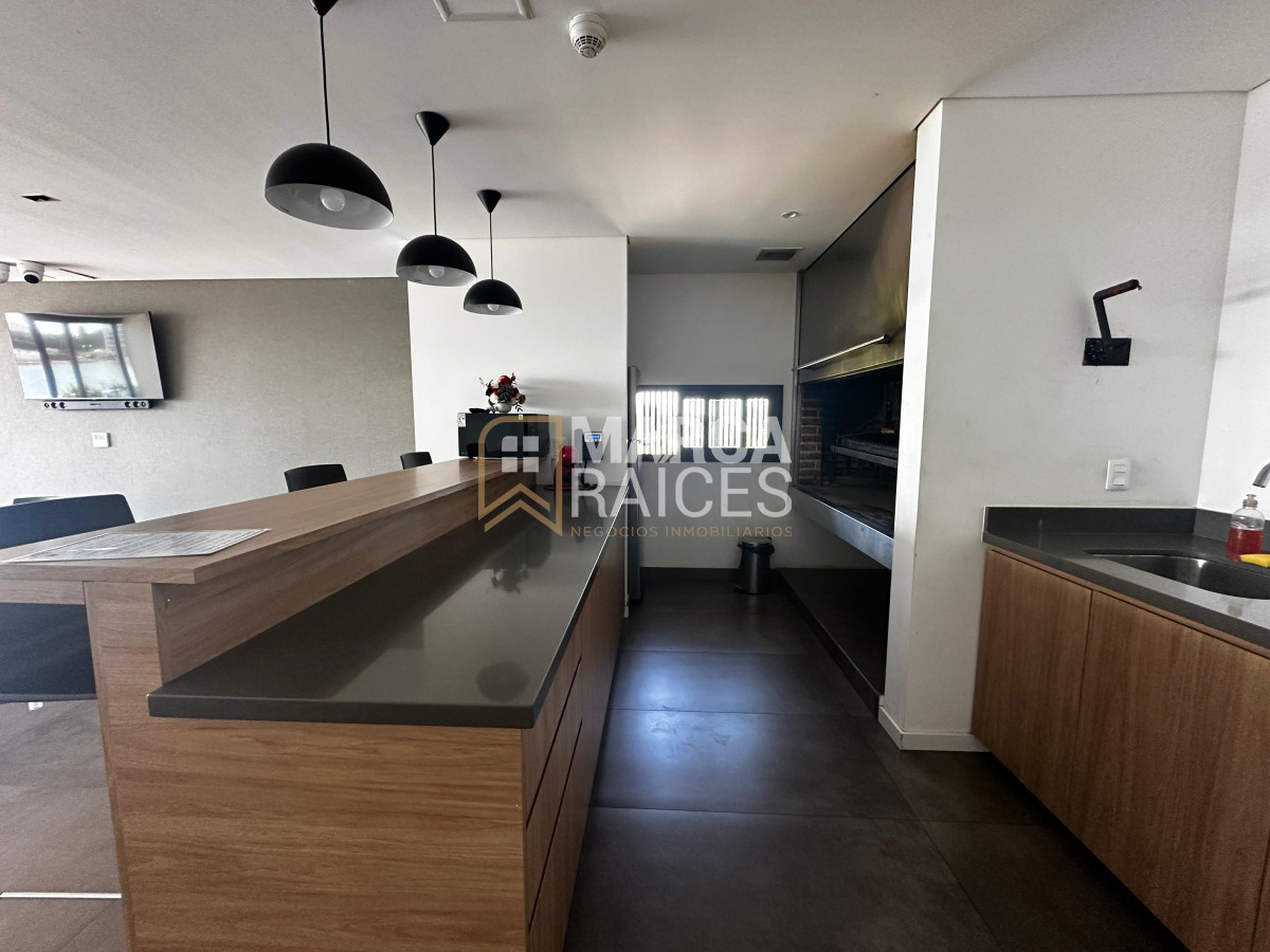 Apartamento ID.1147 - Venta Penthouse Duplex 4 Dormitorios Carrasco Hermosa Vista al Lago A Estrenar
