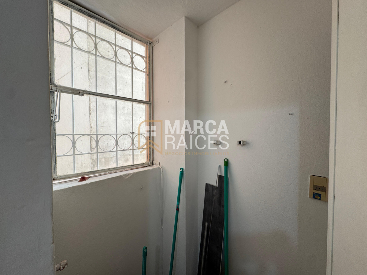 Apartamento ID.1864 - Alquiler Apartamento Monoambiente Al Frente Piso 2 Cocina Definida Pocitos Montevideo